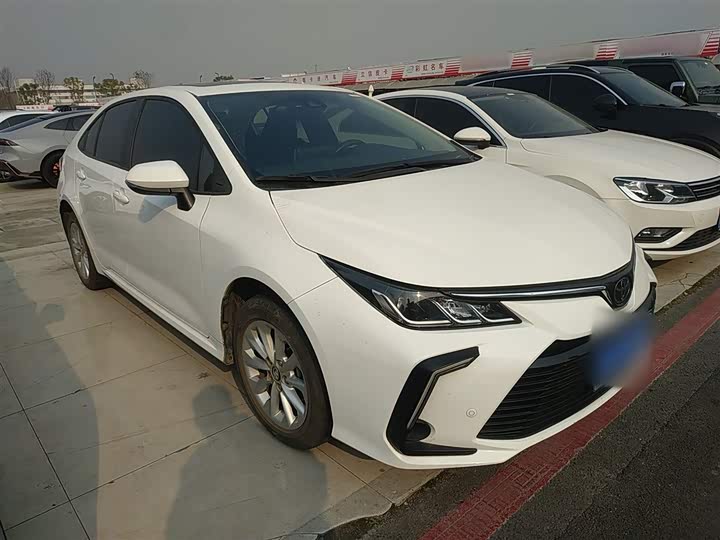 Фото 4 - Toyota Corolla