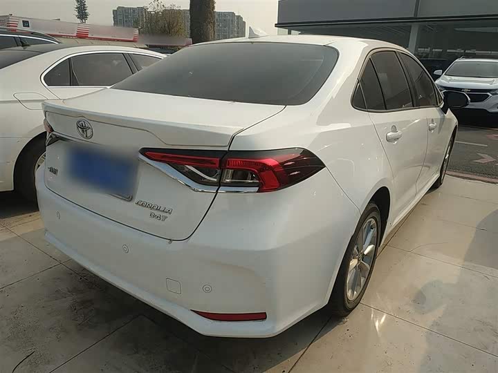 Фото 7 - Toyota Corolla