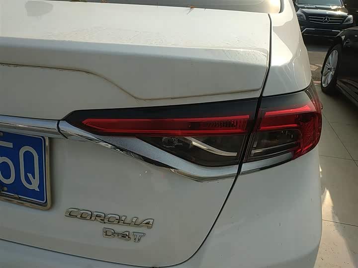 Фото 8 - Toyota Corolla