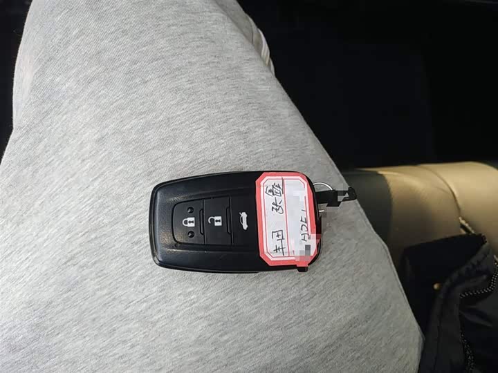 Фото 9 - Toyota Corolla