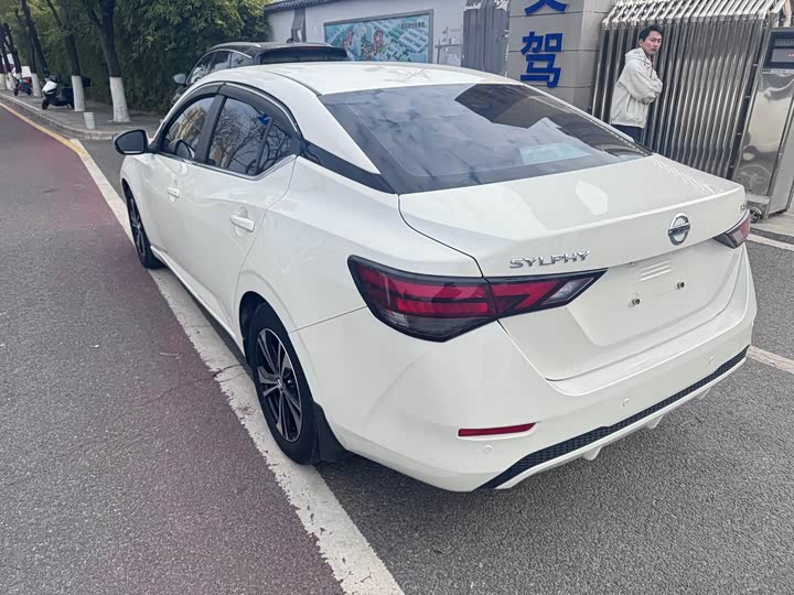 Фото 7 - Nissan Sylphy