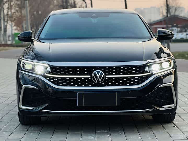 Фото 2 - Volkswagen Passat