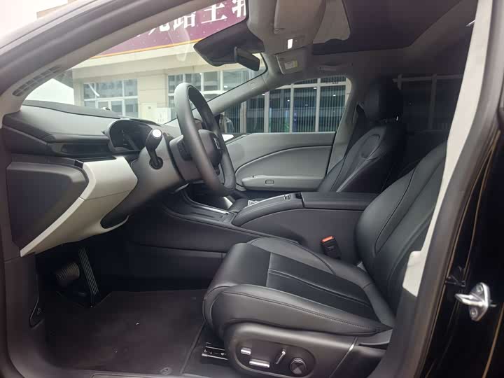 Фото 10 - Zeekr 007