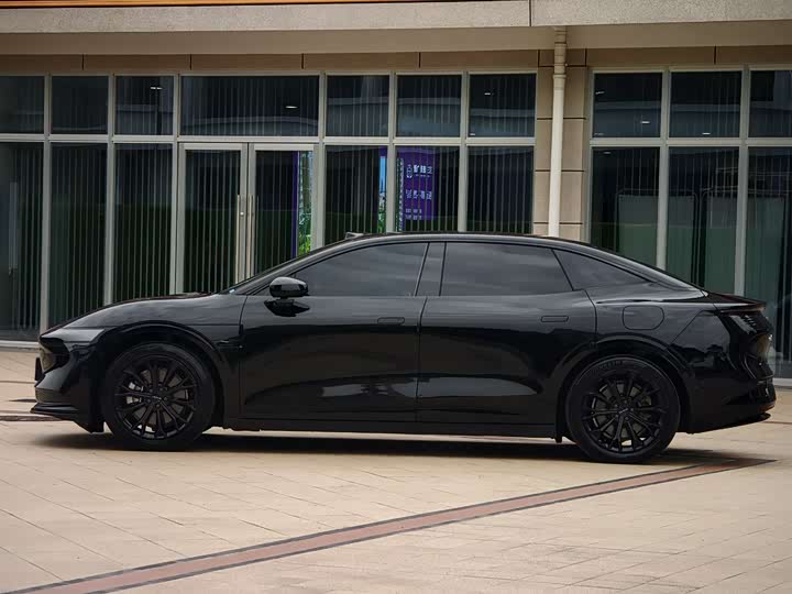 Фото 8 - Zeekr 007