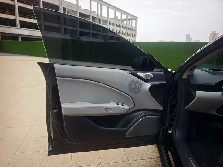 Фото 9 - Zeekr 007