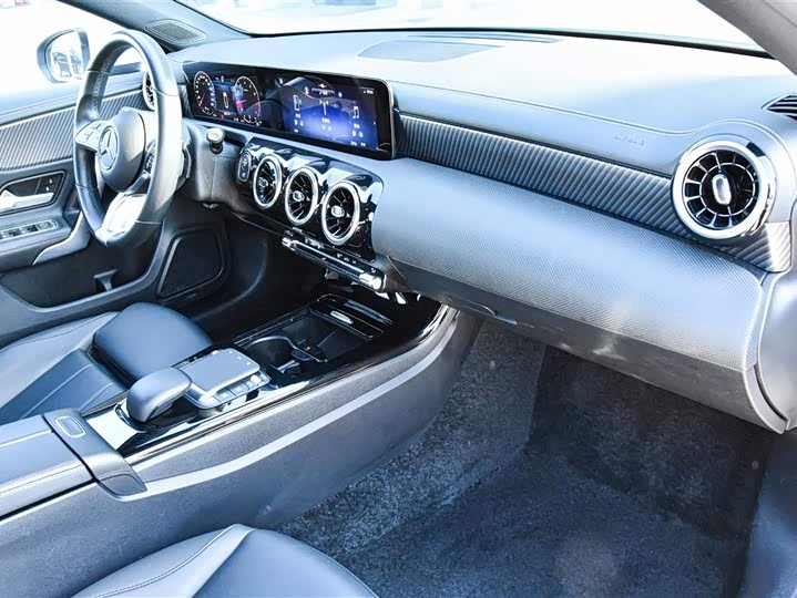 Фото 18 - Mercedes-Benz A-Class