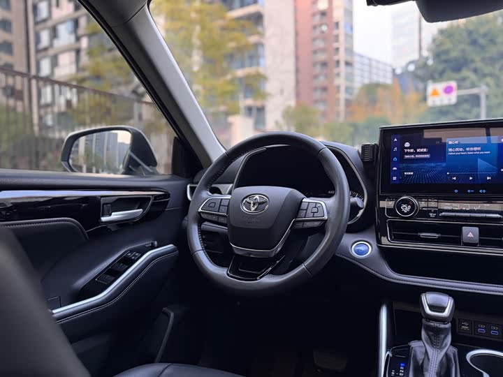 Фото 18 - Toyota Highlander