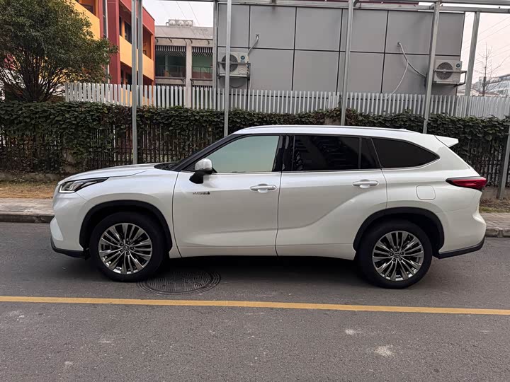 Фото 5 - Toyota Highlander