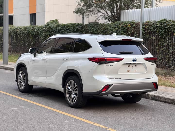 Фото 6 - Toyota Highlander