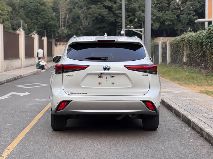 Фото 7 - Toyota Highlander