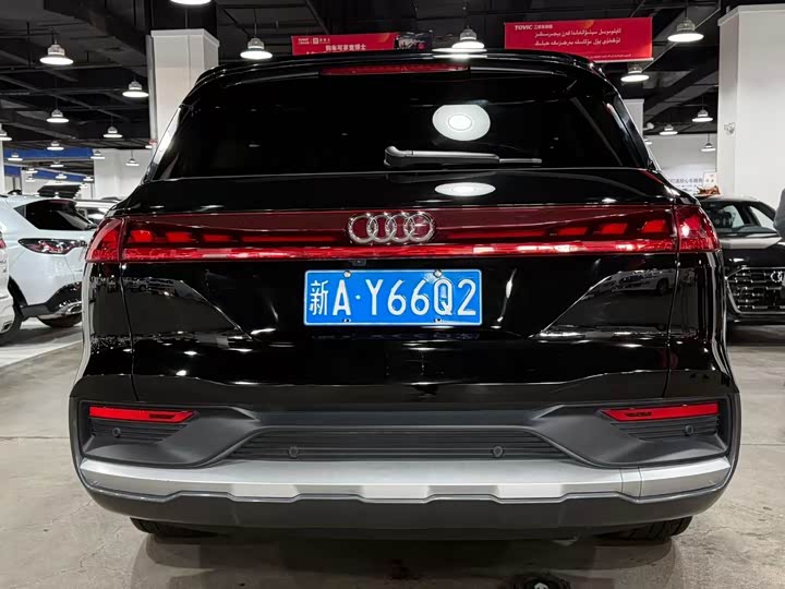 Фото 8 - Audi Q6