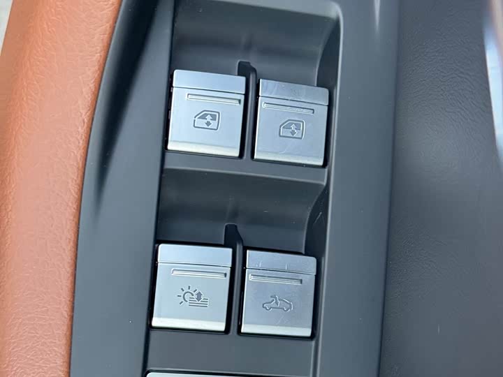 Фото 16 - Audi A6L