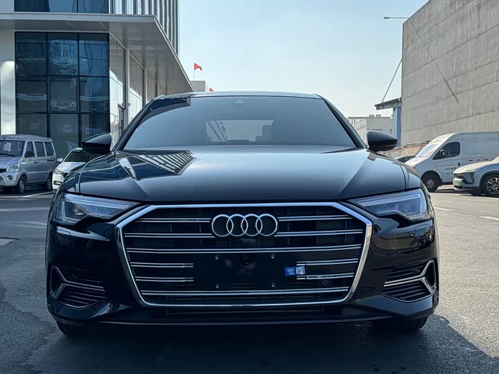Фото 2 - Audi A6L