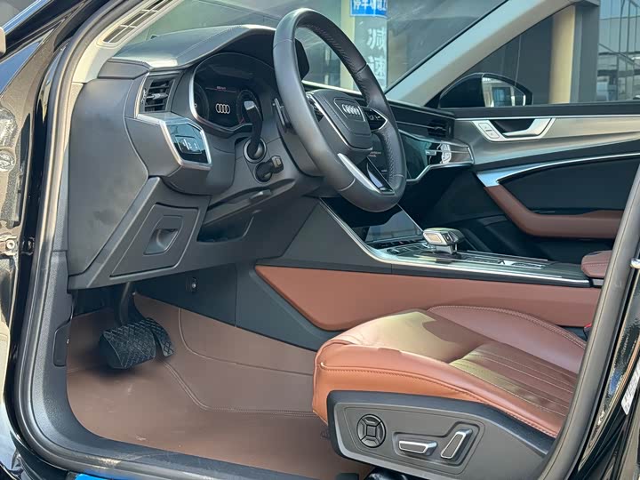 Фото 8 - Audi A6L