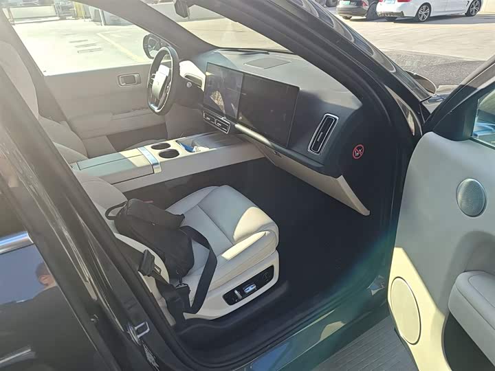 Фото 11 - LiXiang L9