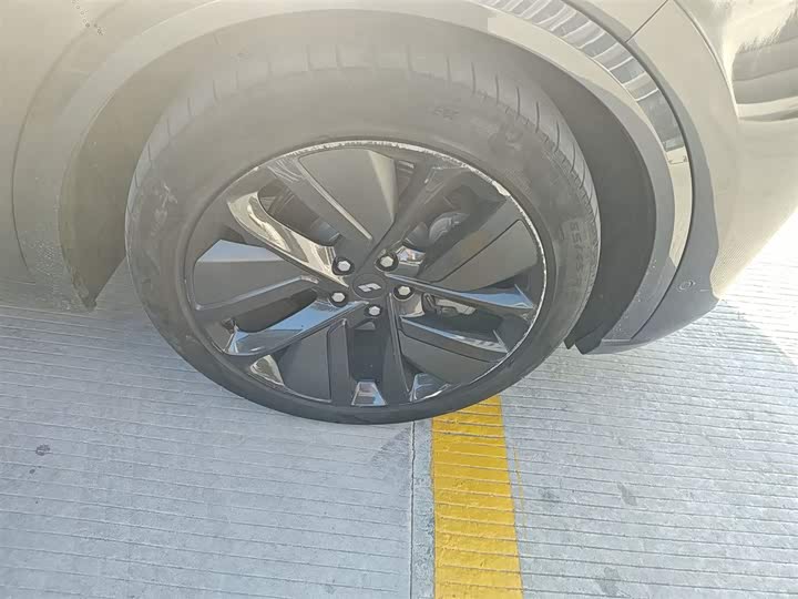 Фото 14 - LiXiang L9