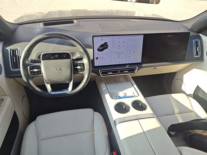 Фото 16 - LiXiang L9