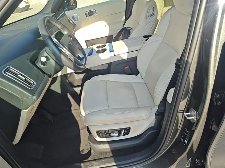 Фото 22 - LiXiang L9