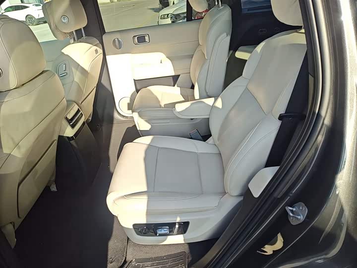 Фото 24 - LiXiang L9