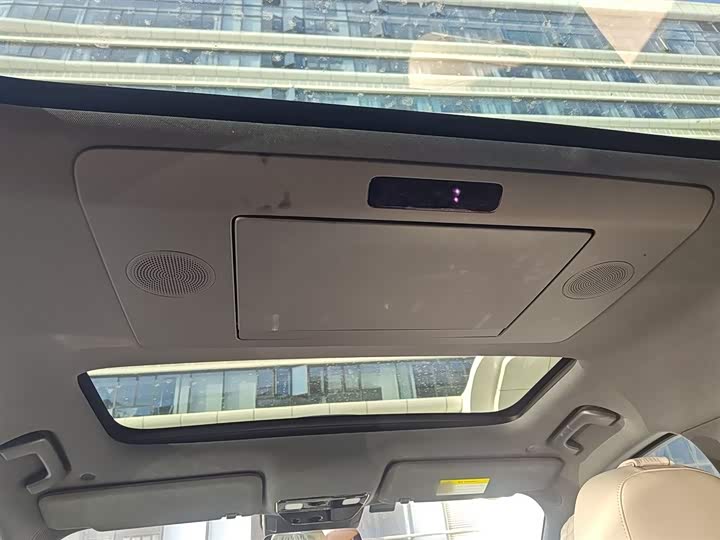 Фото 25 - LiXiang L9