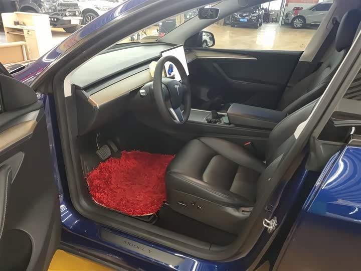 Фото 15 - Tesla Model Y