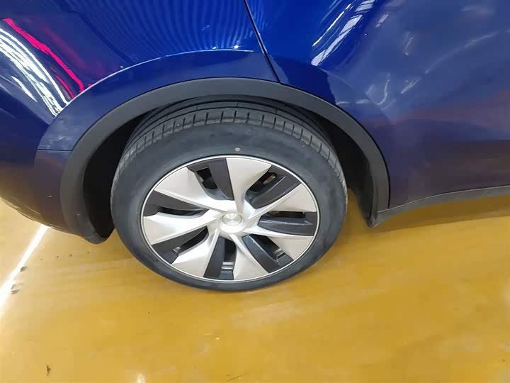 Фото 25 - Tesla Model Y