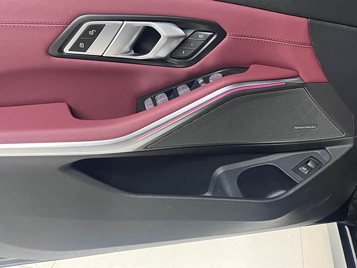 Фото 2 - BMW 3 Series