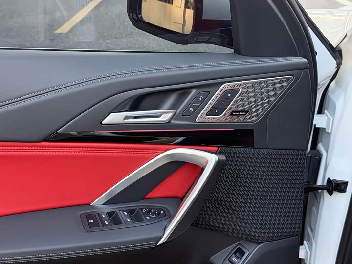 Фото 10 - BMW X1