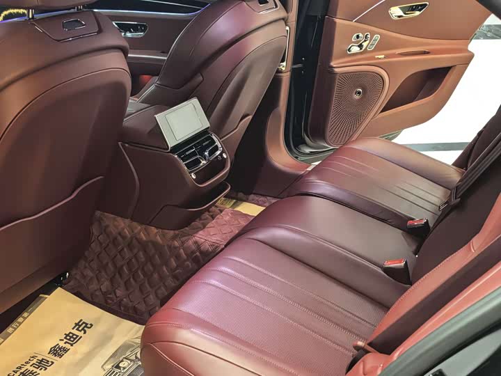 Фото 15 - Bentley Flying Spur