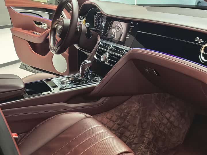 Фото 18 - Bentley Flying Spur