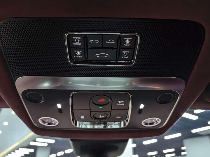 Фото 24 - Bentley Flying Spur