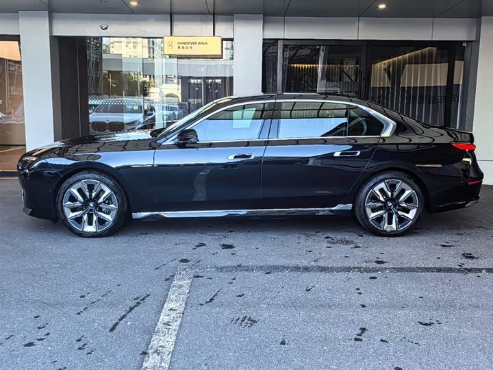 Фото 6 - BMW 7 Series