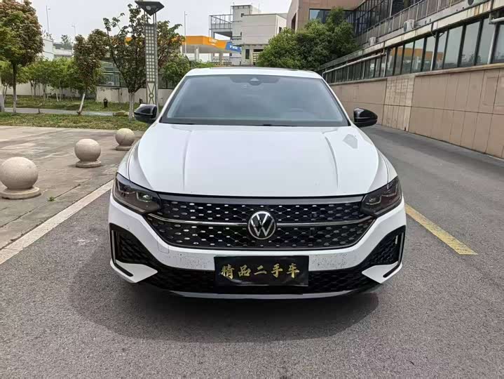 Фото 1 - Volkswagen Lavida