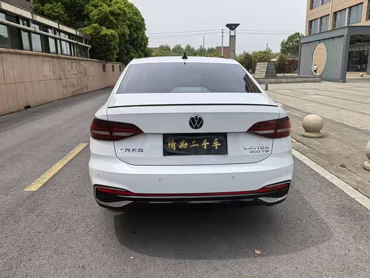 Фото 10 - Volkswagen Lavida