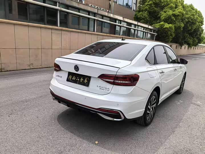 Фото 11 - Volkswagen Lavida