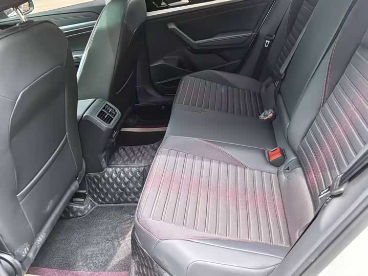 Фото 4 - Volkswagen Lavida