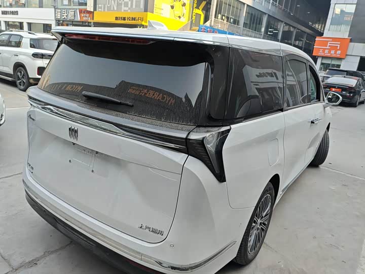 Фото 3 - Buick GL8 Hybrid