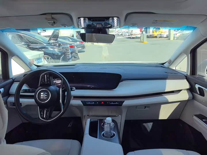 Фото 8 - Buick GL8 Hybrid