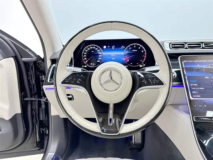 Фото 18 - Mercedes-Benz Maybach S-Class