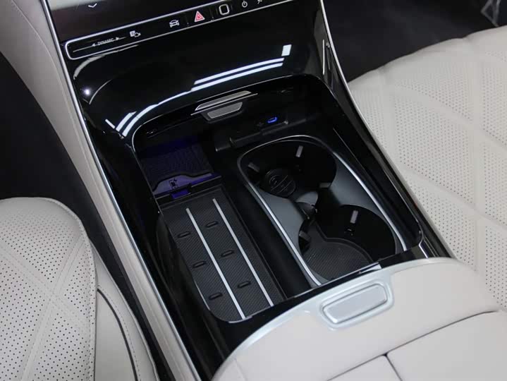 Фото 27 - Mercedes-Benz Maybach S-Class