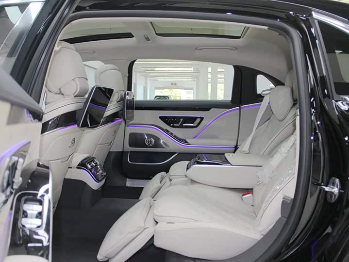 Фото 8 - Mercedes-Benz Maybach S-Class