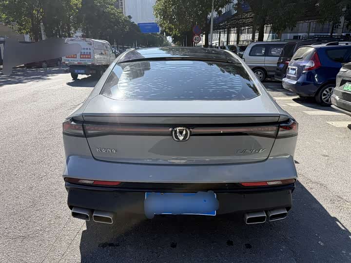 Фото 10 - Changan UNI-V