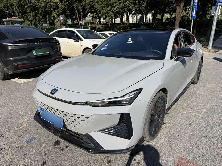 Фото 3 - Changan UNI-V