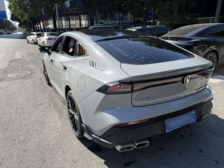 Фото 9 - Changan UNI-V