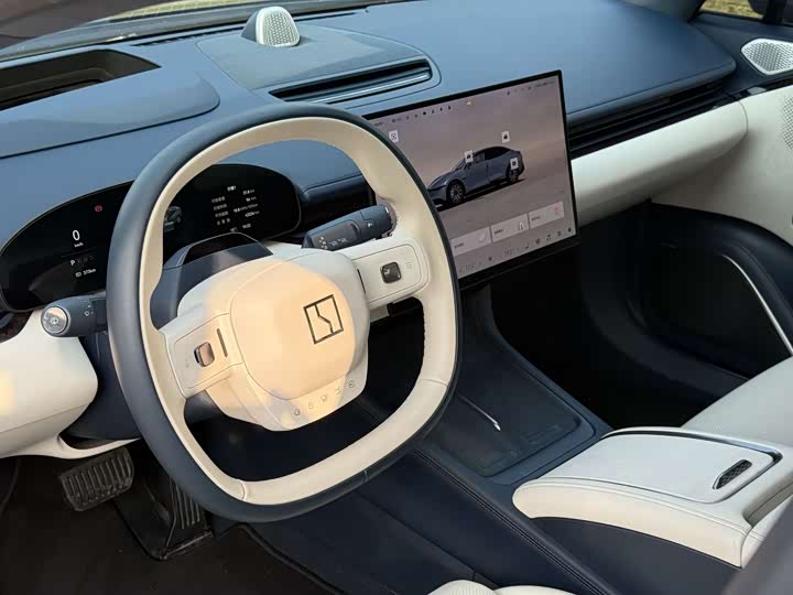 Фото 12 - Zeekr 007