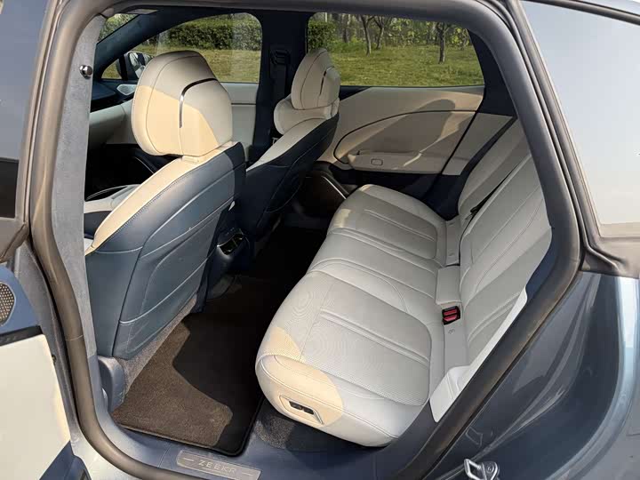 Фото 8 - Zeekr 007