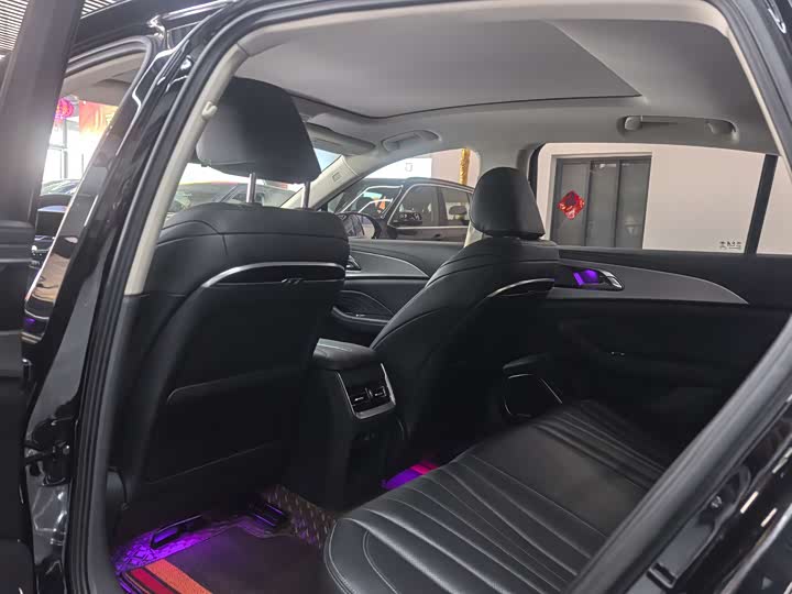 Фото 4 - Hongqi H5