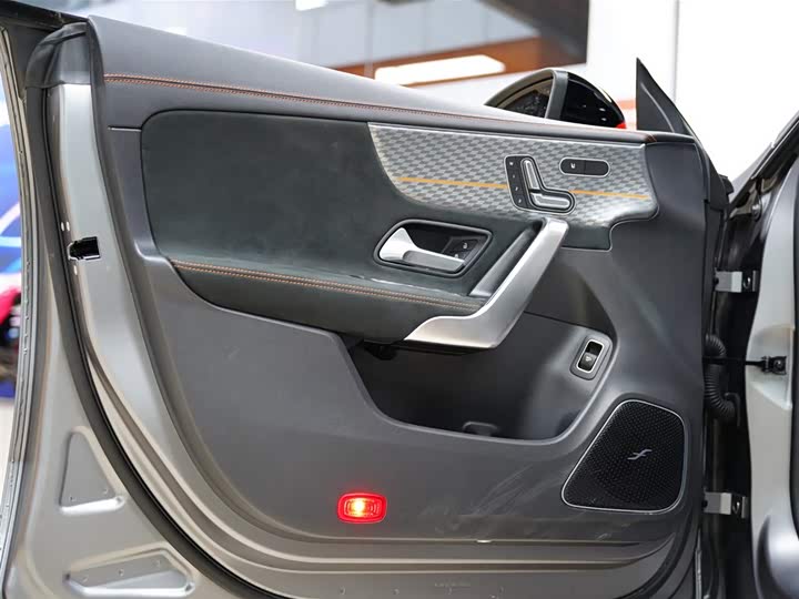 Фото 26 - Mercedes-Benz CLA-Class AMG