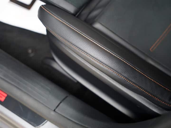 Фото 31 - Mercedes-Benz CLA-Class AMG