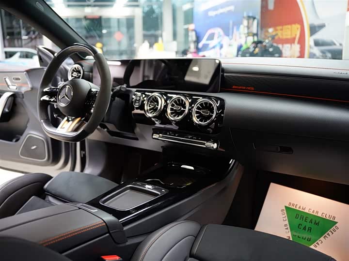 Фото 44 - Mercedes-Benz CLA-Class AMG